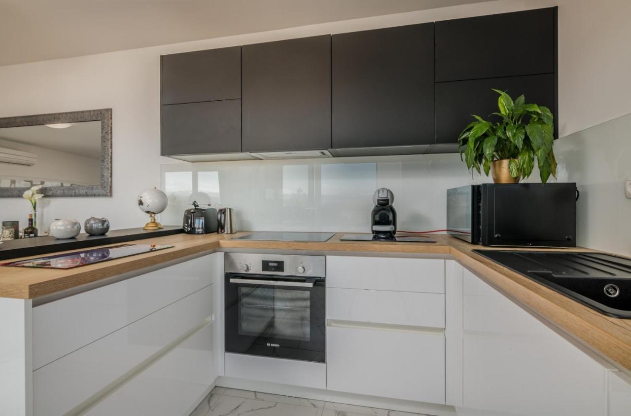 Apartments Elle Luxury Vantacici Malinska Buitenkant foto