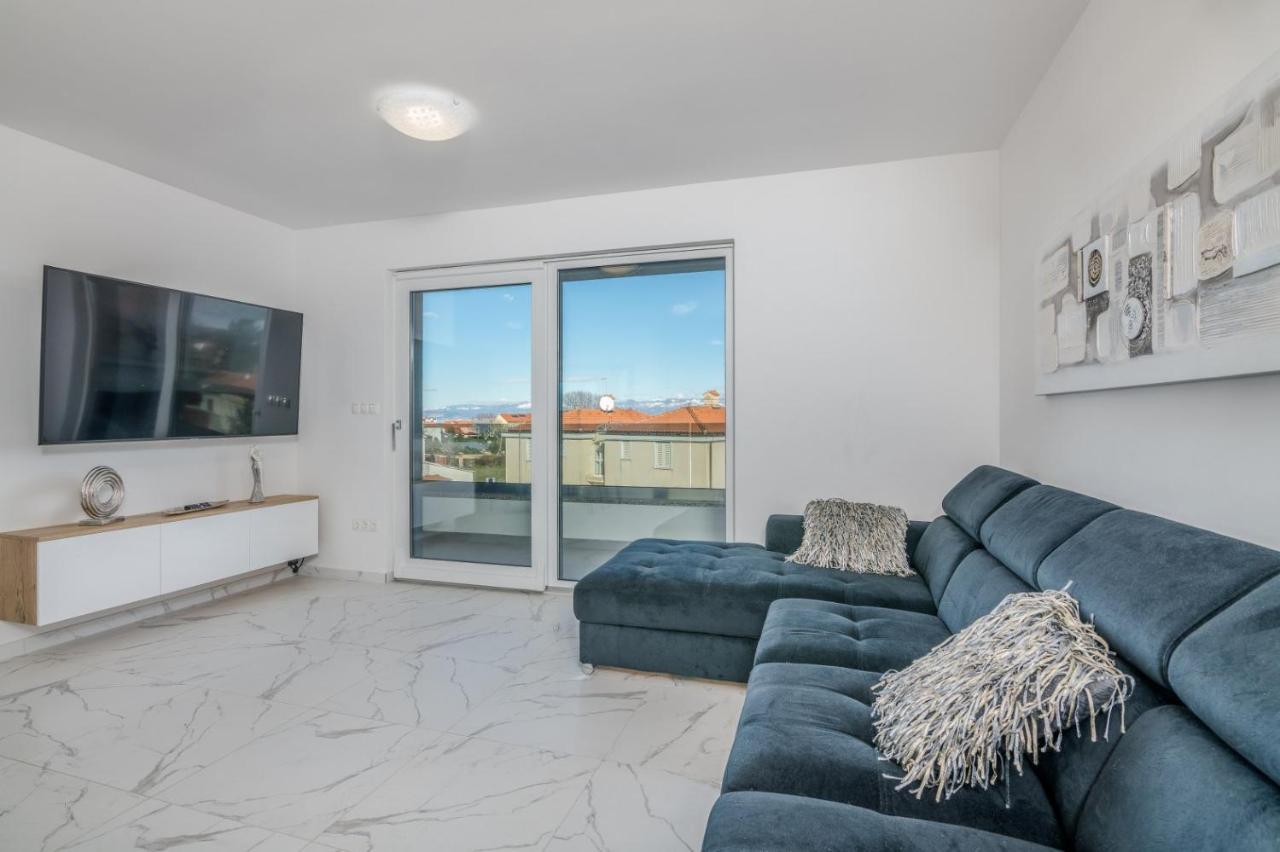 Apartments Elle Luxury Vantacici Malinska Buitenkant foto