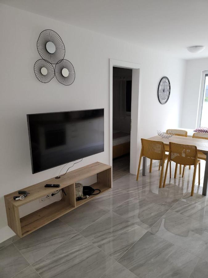 Apartments Elle Luxury Vantacici Malinska Buitenkant foto