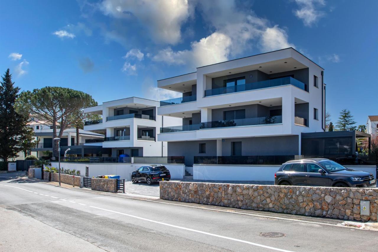 Apartments Elle Luxury Vantacici Malinska Buitenkant foto